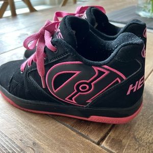 Girls Heelys!!  Size 6 Youth. Shoes/Roller skates!